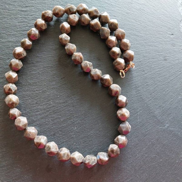 Bruine agaat ketting met zilveren boeisluiting