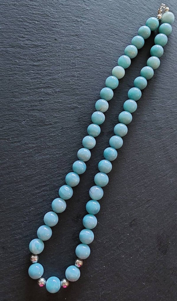 Amazoniet ketting met 10 mm kralen en zilveren tussenkralen