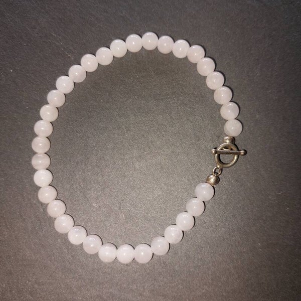 Rozenkwarts armband 6 mm met zilveren toggle sluiting