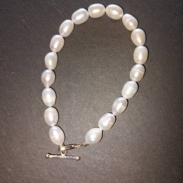 Parel armband met toggle sluiting