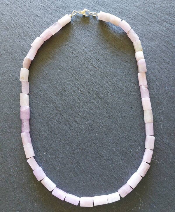 Roze kunziet ketting met zilveren lobstersluiting
