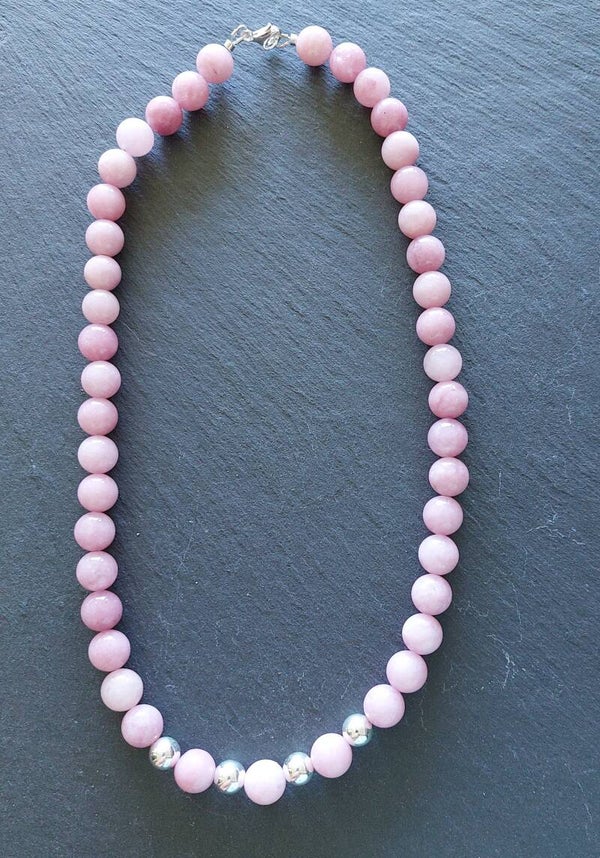 Kunziet ketting met 10 mm kralen met zilveren tussenkralen  lobster sluiting