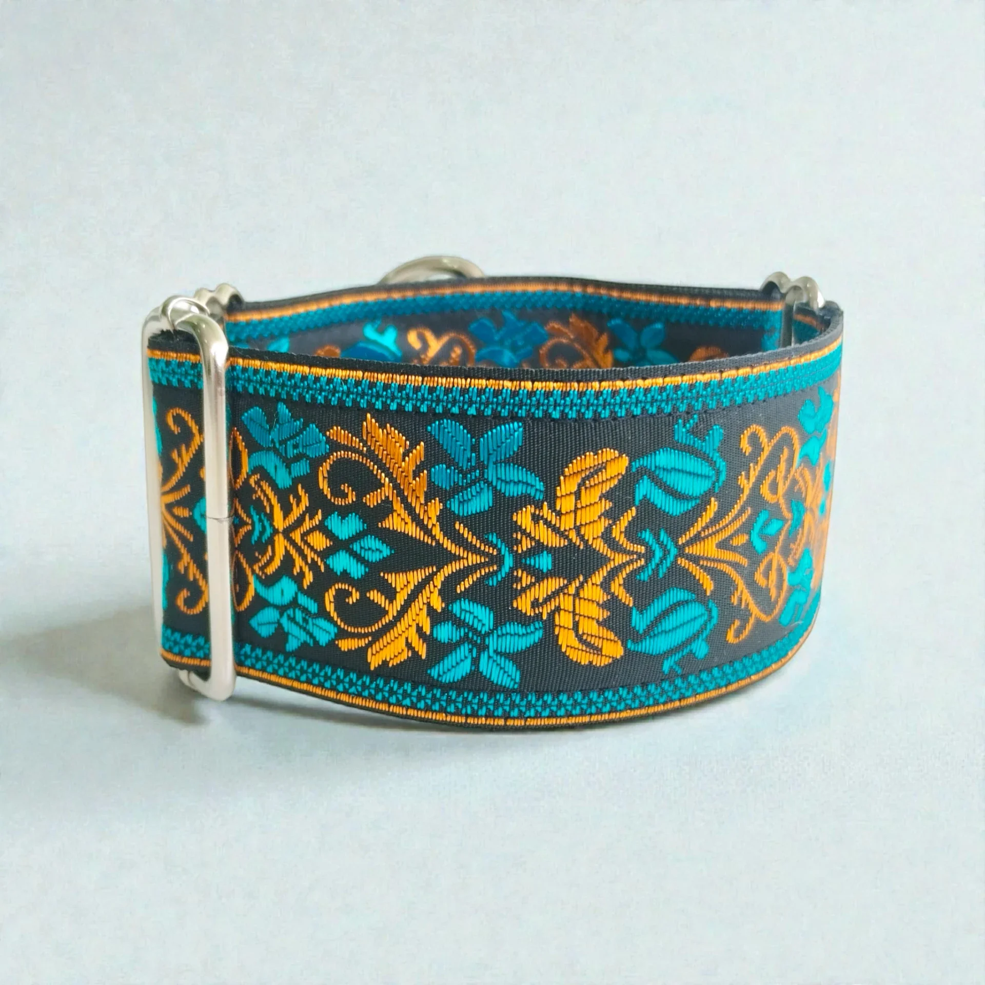 COLLAR MARTINGALE BOHO MOSTAZA