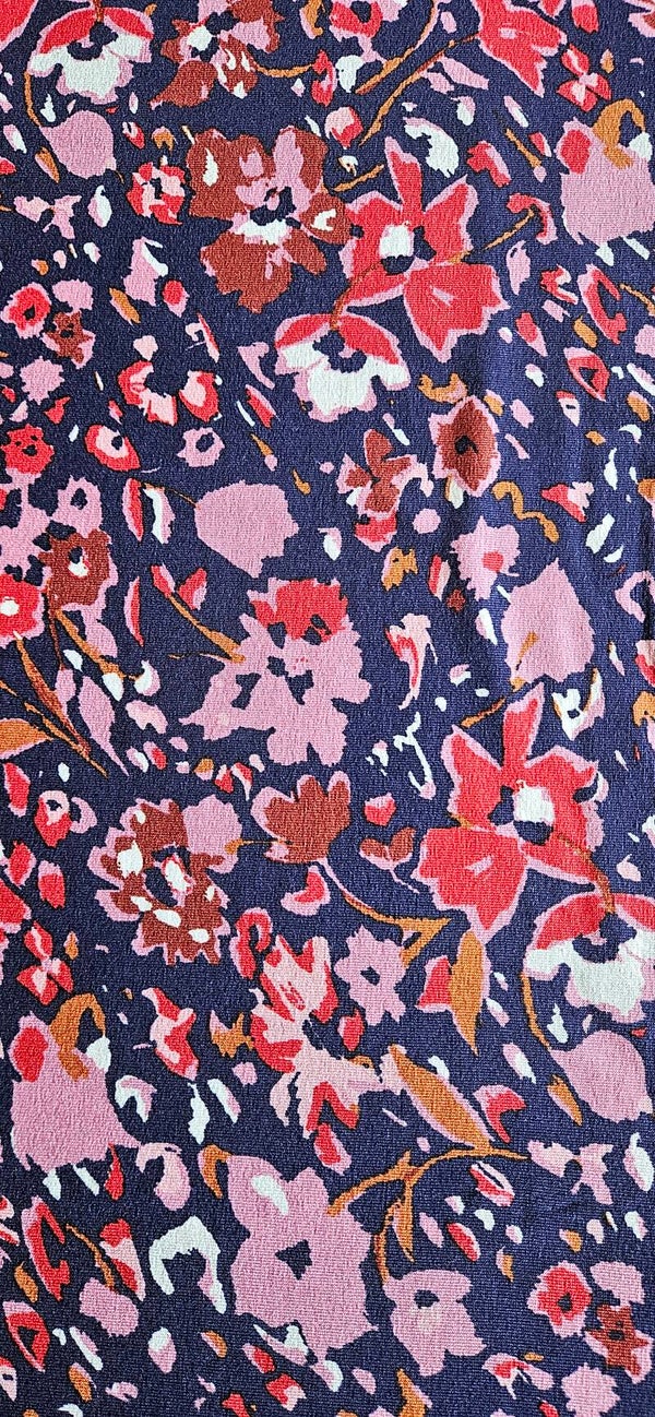 1002 Stoff Baumwolljersey dunkelblau mit Blumen, Blüten