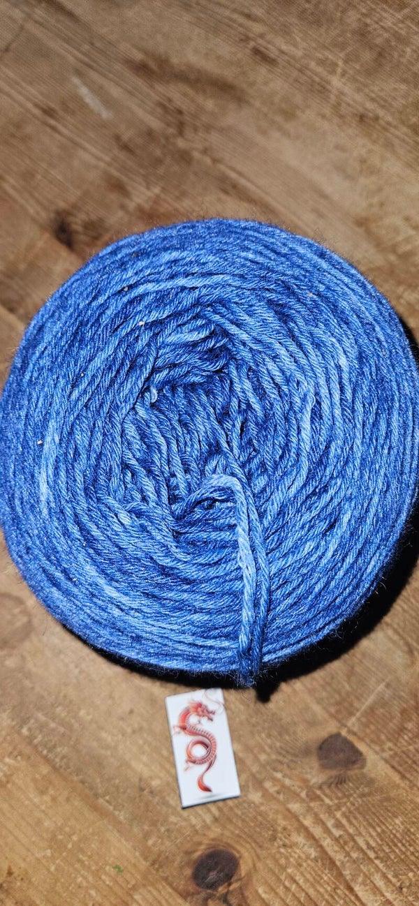 Handgewickelter Merino-Bobbel Nr. 159 – 420m Königsblau & Jeansblau (Einzelstück)