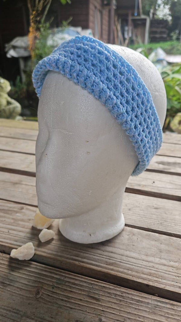 2-teiliges Set: Gehäkeltes Stirnband mit Glitzer & Minituch (Hellblau) – Crocheted Headband & Mini Scarf Set