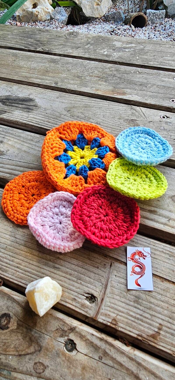 Gehäkeltes Kosmetikbeutelchen Set mit Abschminkpads 100% Baumwolle – Zero Waste Bad Set – Crocheted Pads Pouch