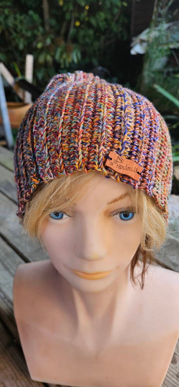 Gehäkelte Beanie Mütze Bunt – Quergehäkelte Rippenmütze Baumwollmix – Handgefertigte Damenmütze