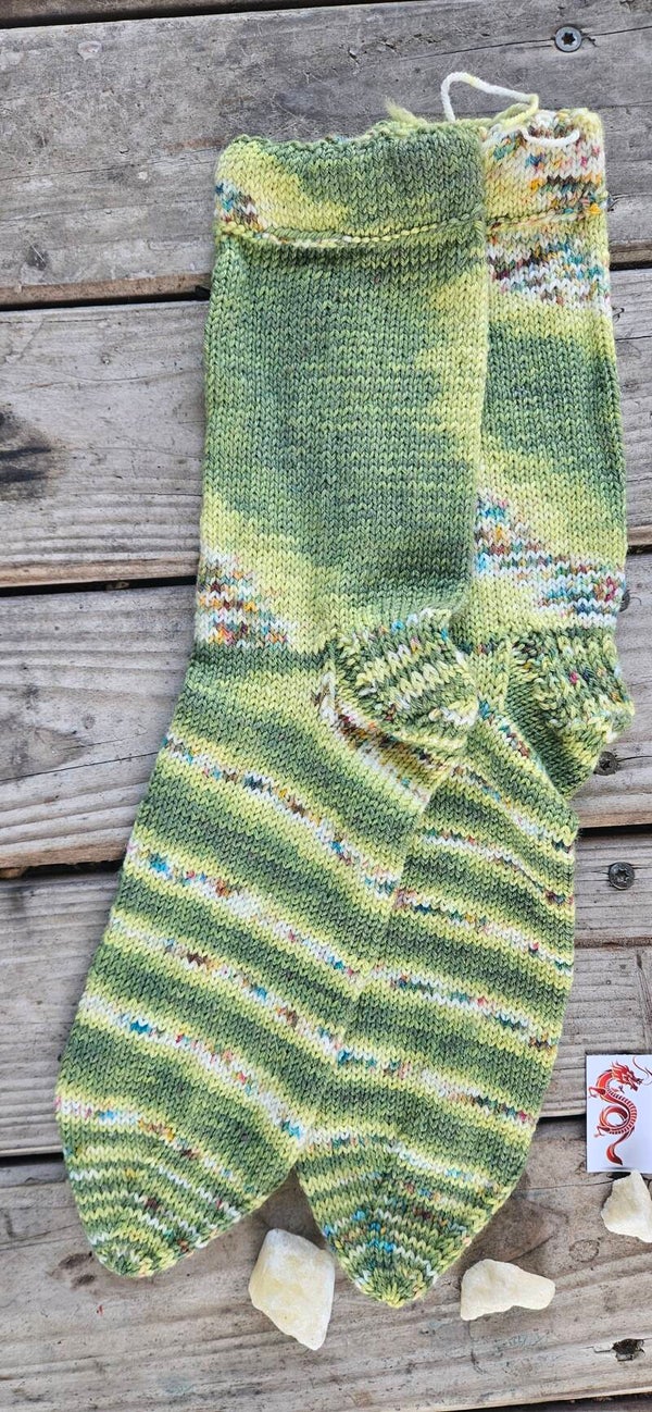 Handgestrickte Wollsocken "SO19" Grün meliert – Gr. 36/37 – Unikat