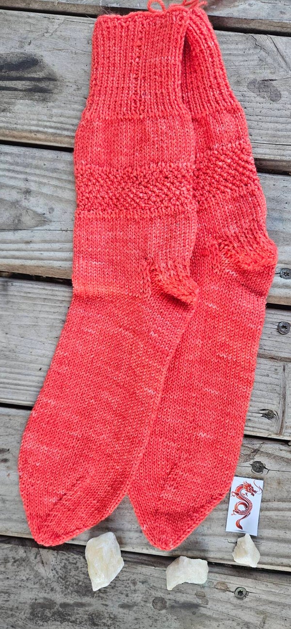 Handgestrickte Wollsocken "SO21" Koralle / Rot meliert – Gr. 36/37 – mit Strukturmuster