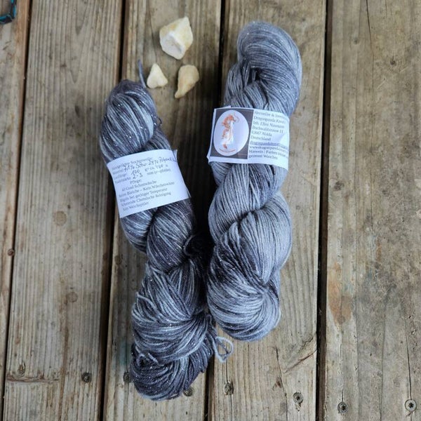 handgefärbte Sockenwolle - grau - SO521 - Glitzer