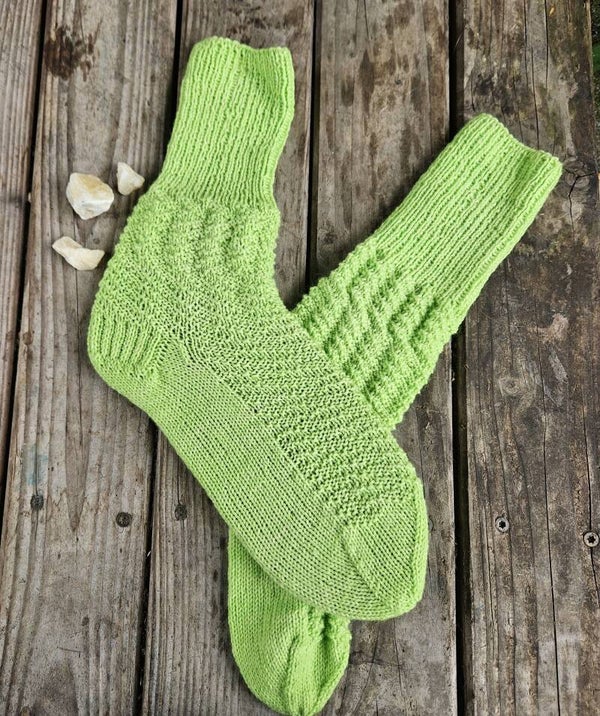 handgestrickte Socken - apfelgrün - Größe 39/40 - UNIKAT