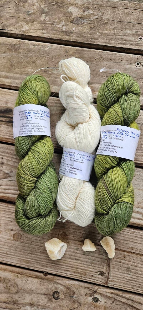 Handgefärbtes Sockenwolle 3er-Set ST19 – Merino/Polyamid (Grün meliert & Cremeweiß)