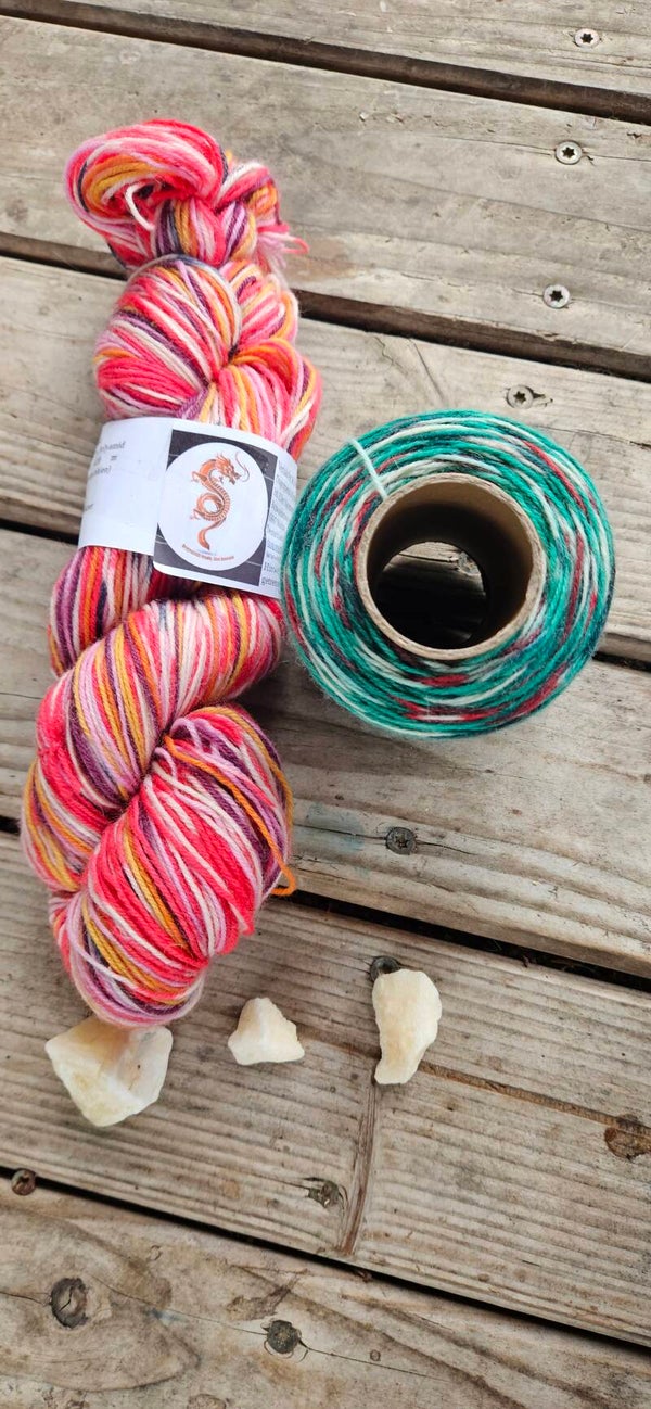 Handgefärbtes Wolle 2er-Set ST2 – Merino High Twist (Pink-Bunt & Türkis auf Kone)