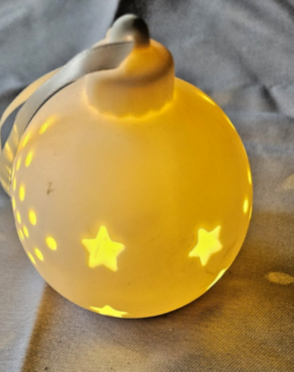 Weihnachtskugel - Keramik - zum hängen - beleuchtet