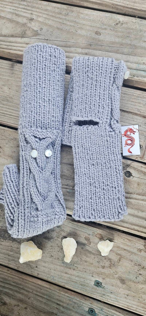 Handgestrickte Yogasocken Grau mit Eulenmuster "YSO3" – Gr. 37–39 – Pediküresocken / Yoga-Legwarmer