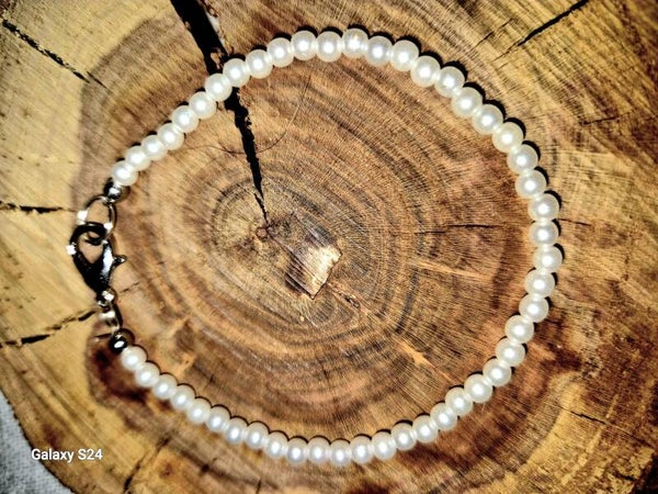 1004 Glasperlenarmband "White Pearl"
