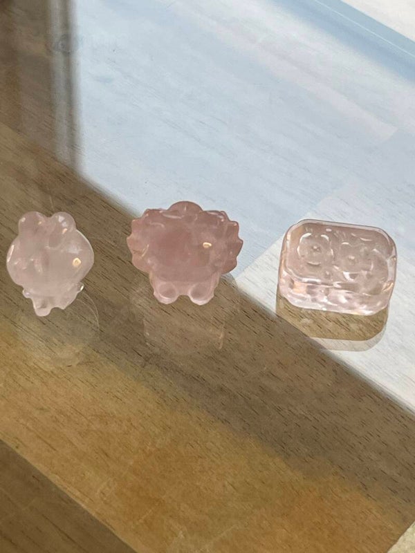 Rozen kwarts ini mini carving €2,- p.s.