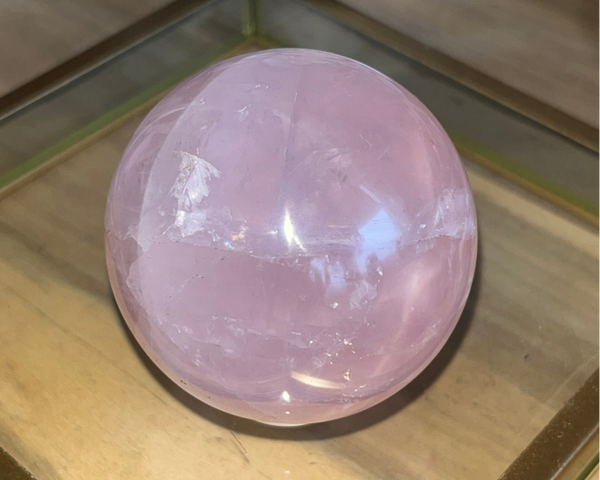 Rozen kwarts bol uit Madagaskar