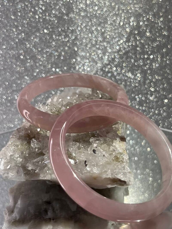 Madagaskar Rozenkwarts Hard Bangle