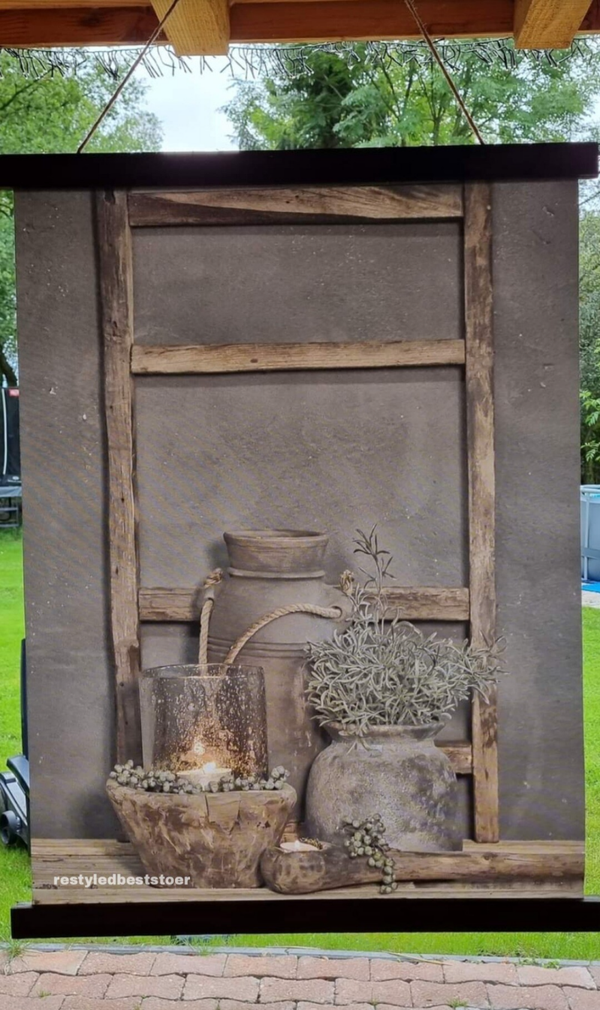 Wanddoek Sober met nepalese potten/trapje 108