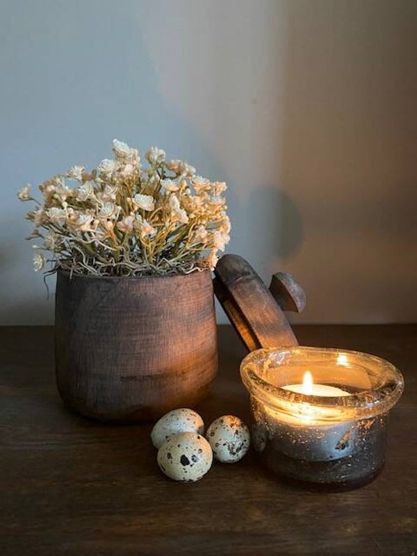 Houten pot met deksel mooi gevuld