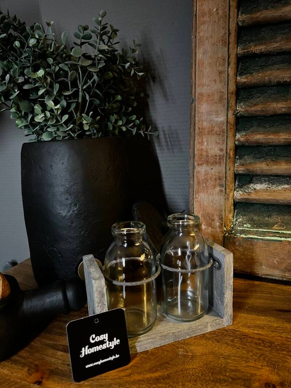 Glaasjes in metalen houder