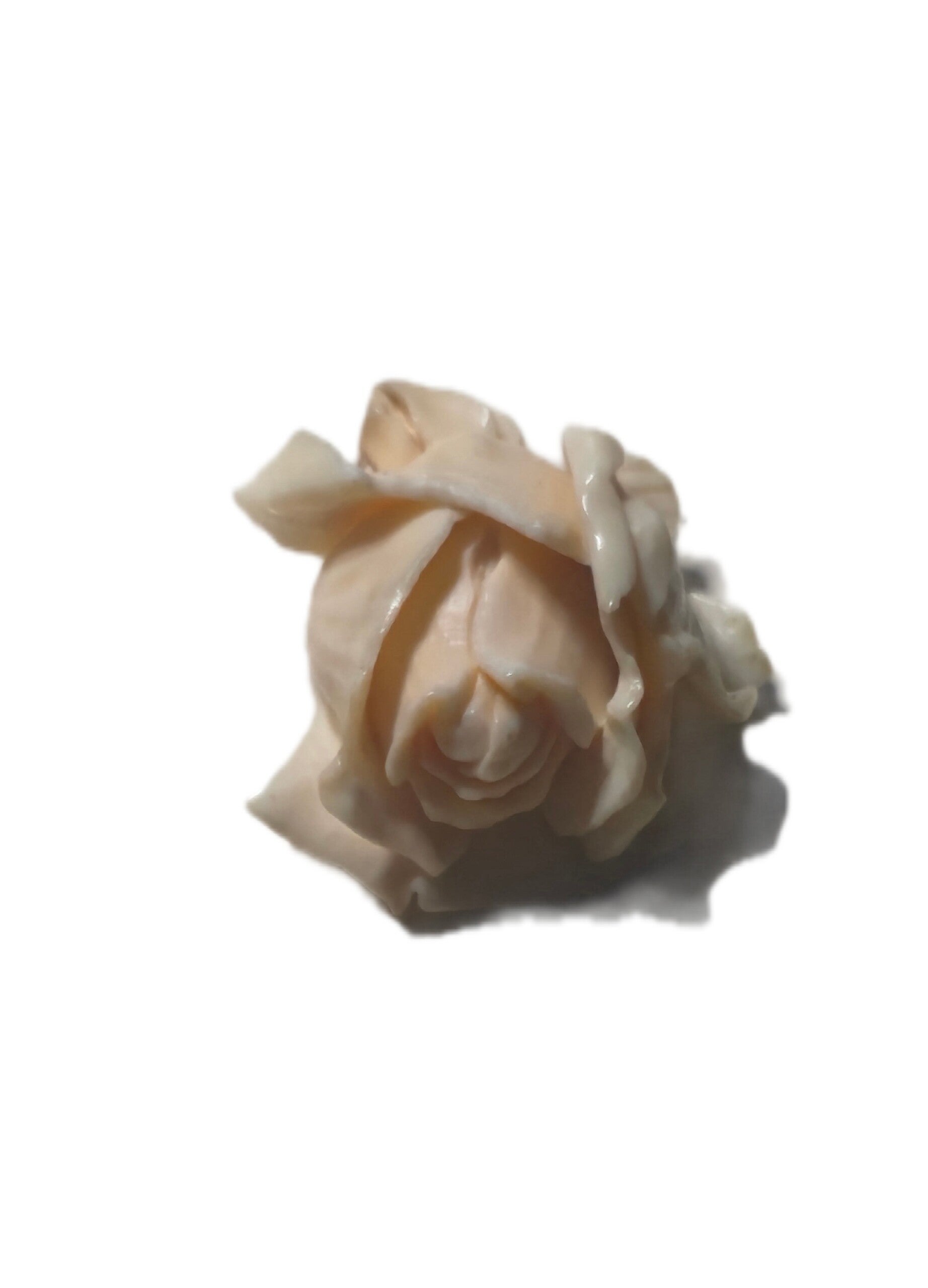 Brosche handgeschnitzt Elfenbeinoptik Rose detailgetreu nachgeahmt