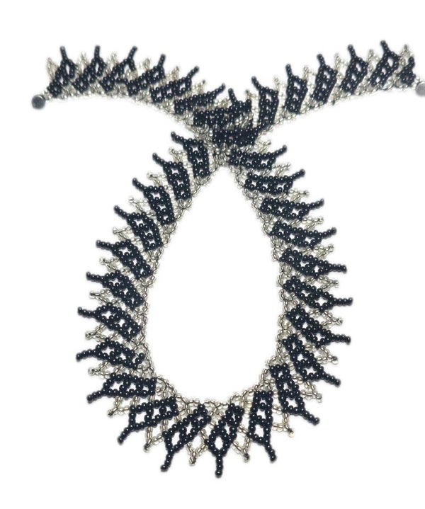 Handgefertigte Fransen Kette Schwarz Silber mit Naturstein 45 cm