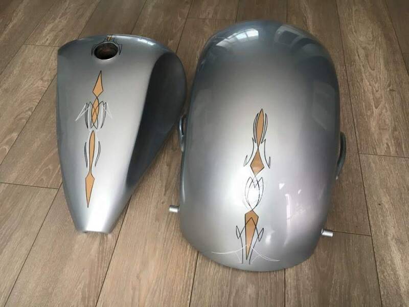 pinstriping op eigenbouw fender en tank