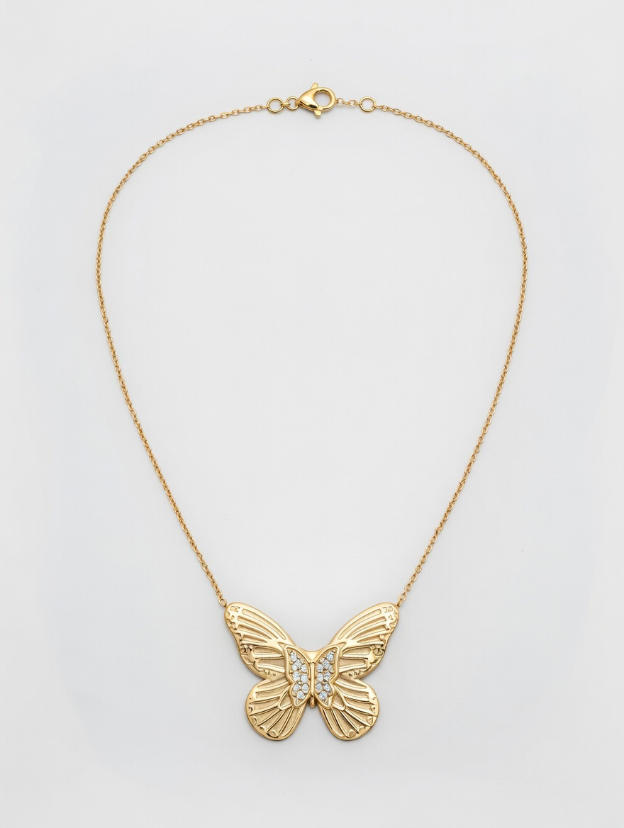 COLLAR MARIPOSA EN DORADO CON PIEDRITAS