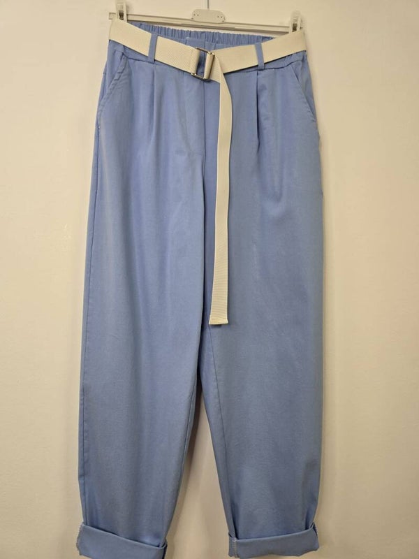 PANTALON AZUL CON BOLSILLOS