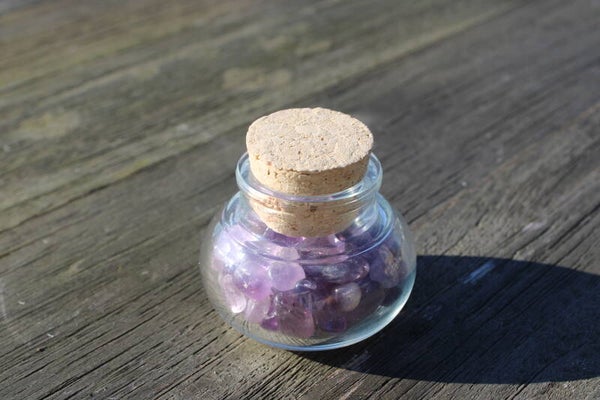 Glazen flesje met Amethist