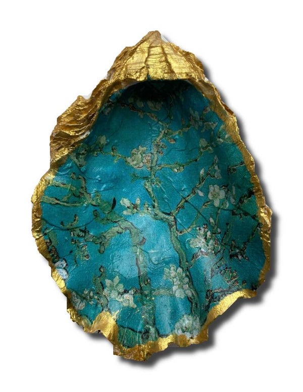 Amandelbloesem van Vincent van Gogh op gouden XL-oesterschelp (8547))