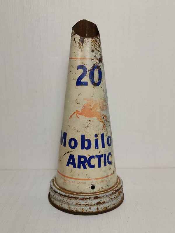 Mobile arctic oil spout.