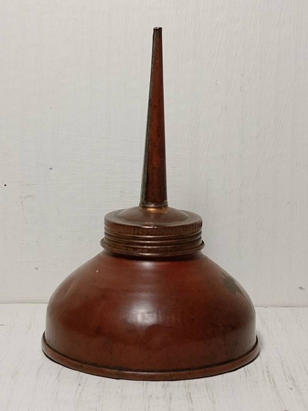 Mid century Australian made. Rega thumb press oil can.