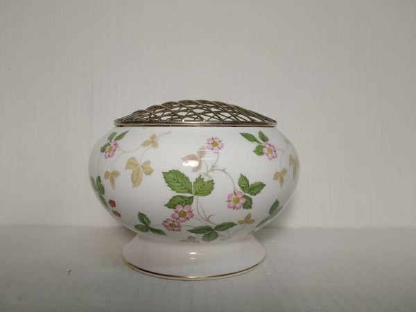 Vintage Wedgewood Rose Bowl.