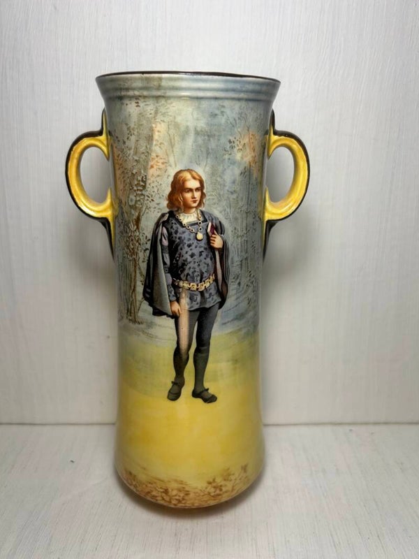 ‘Hamlet’ vase by Royal Doulton
