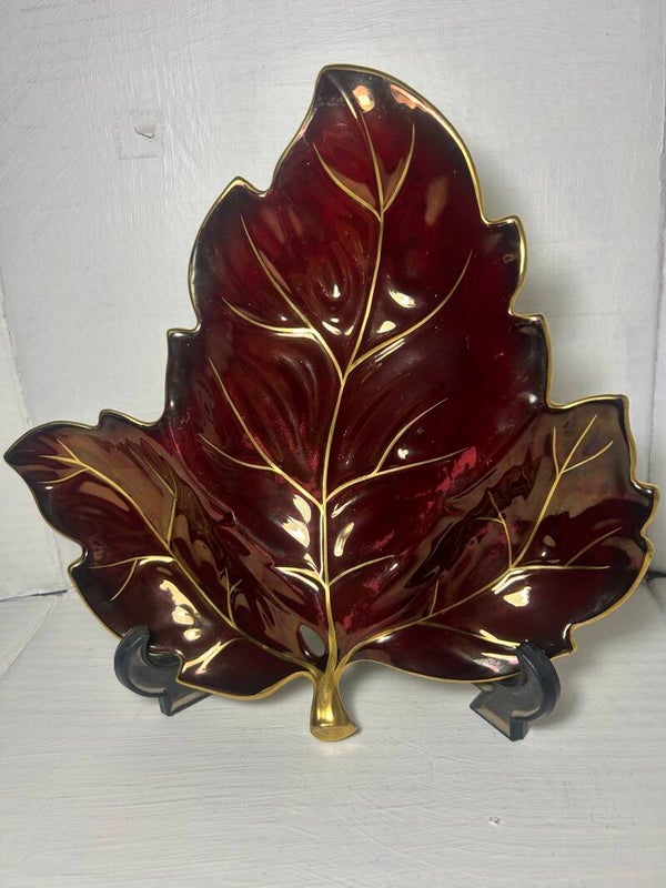 Rouge Royale Large Leaf