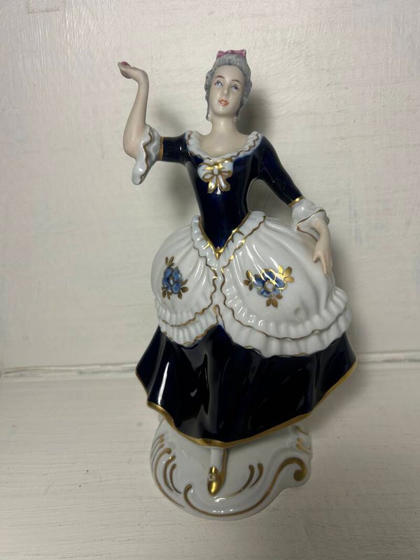 Royal Dux Figurine