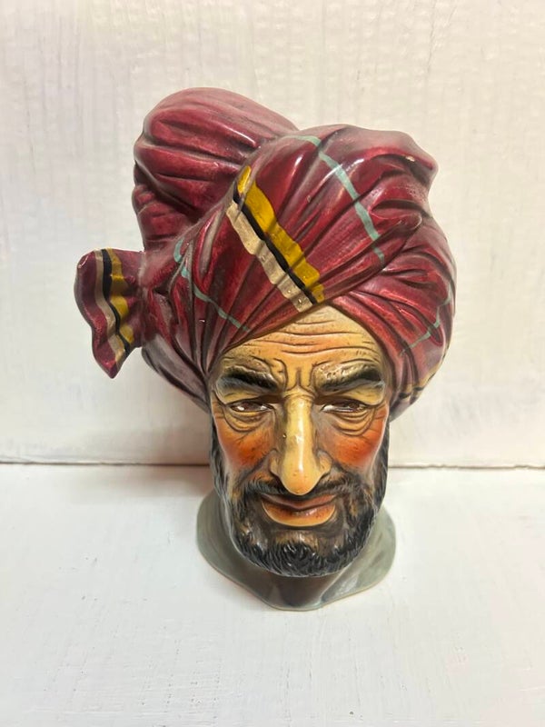 Vintage ‘The Shiek’ by Royal Crown