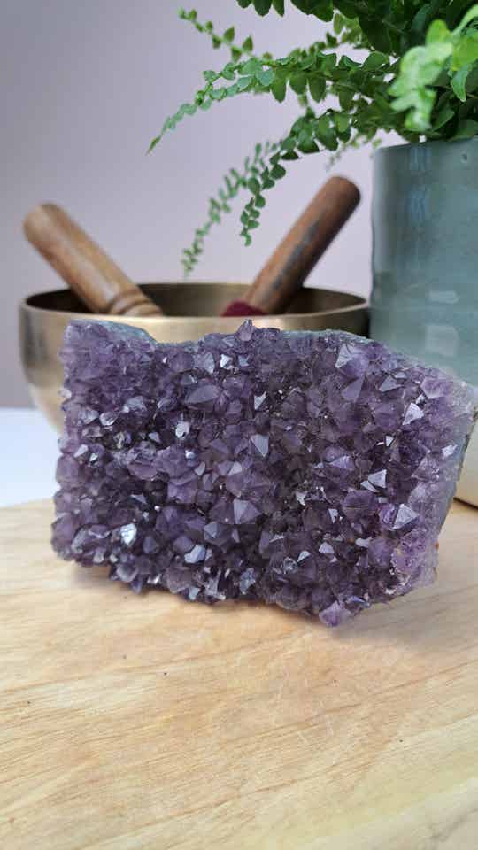 Amethist cut base/cluster nr. 10