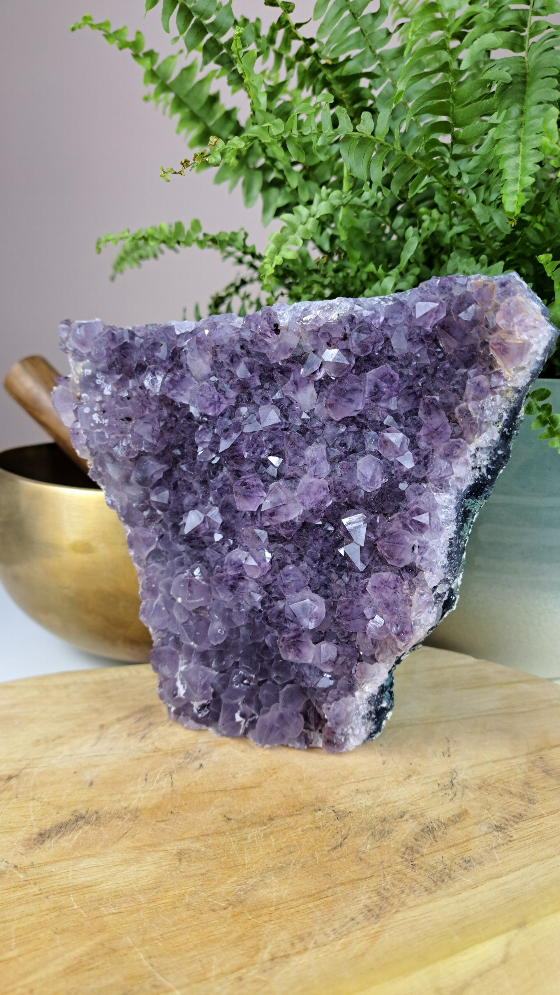 Amethist cut base/cluster met sugardruze AM013