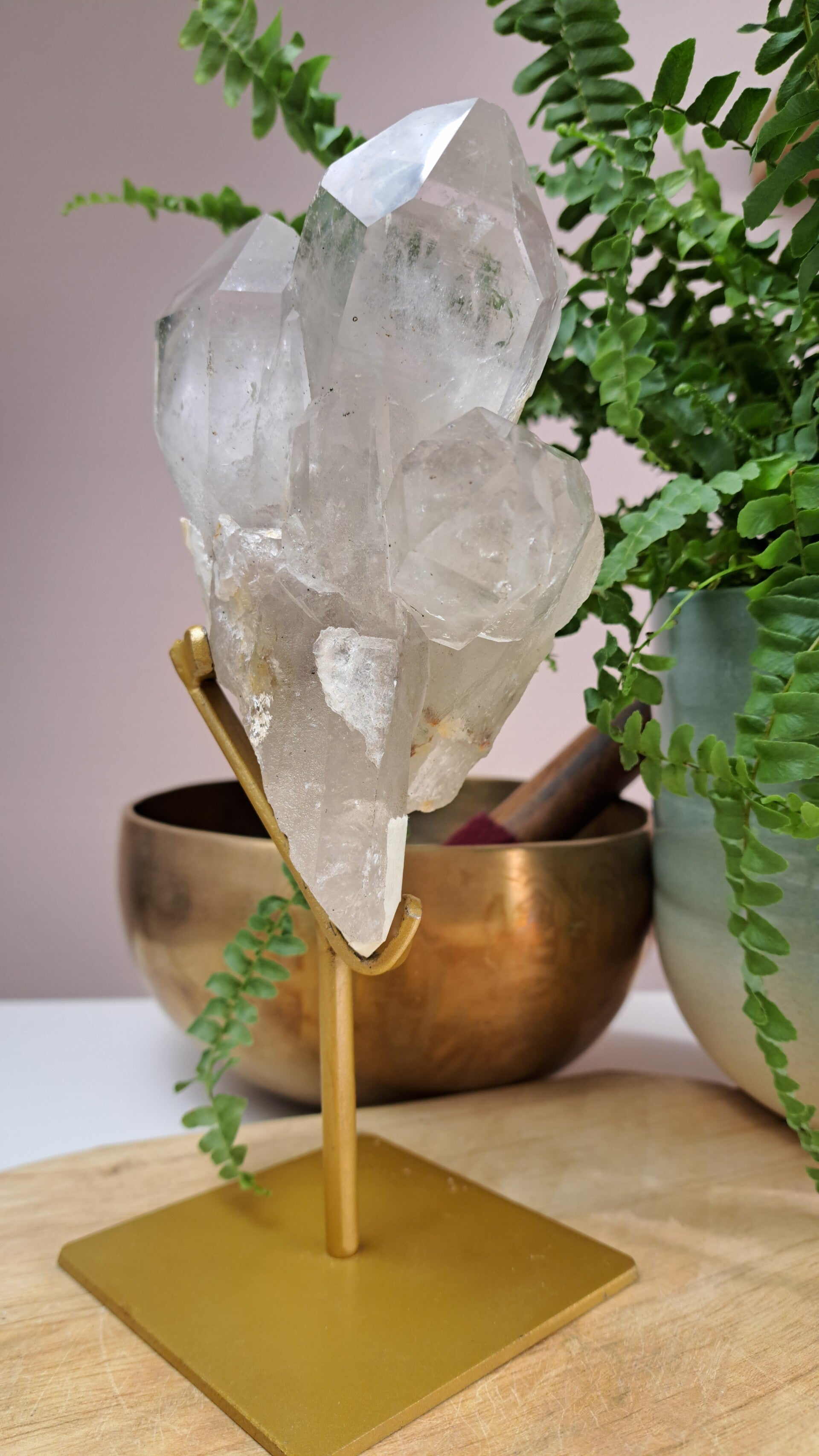 Bergkristal cluster op standaard nr. 01