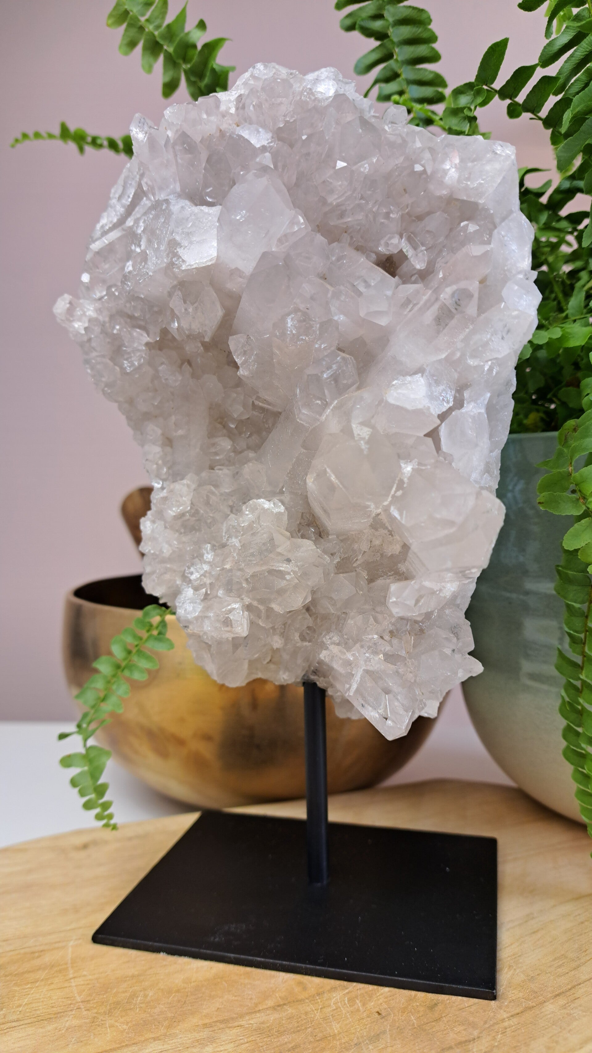 Bergkristal cluster op standaard nr. 02