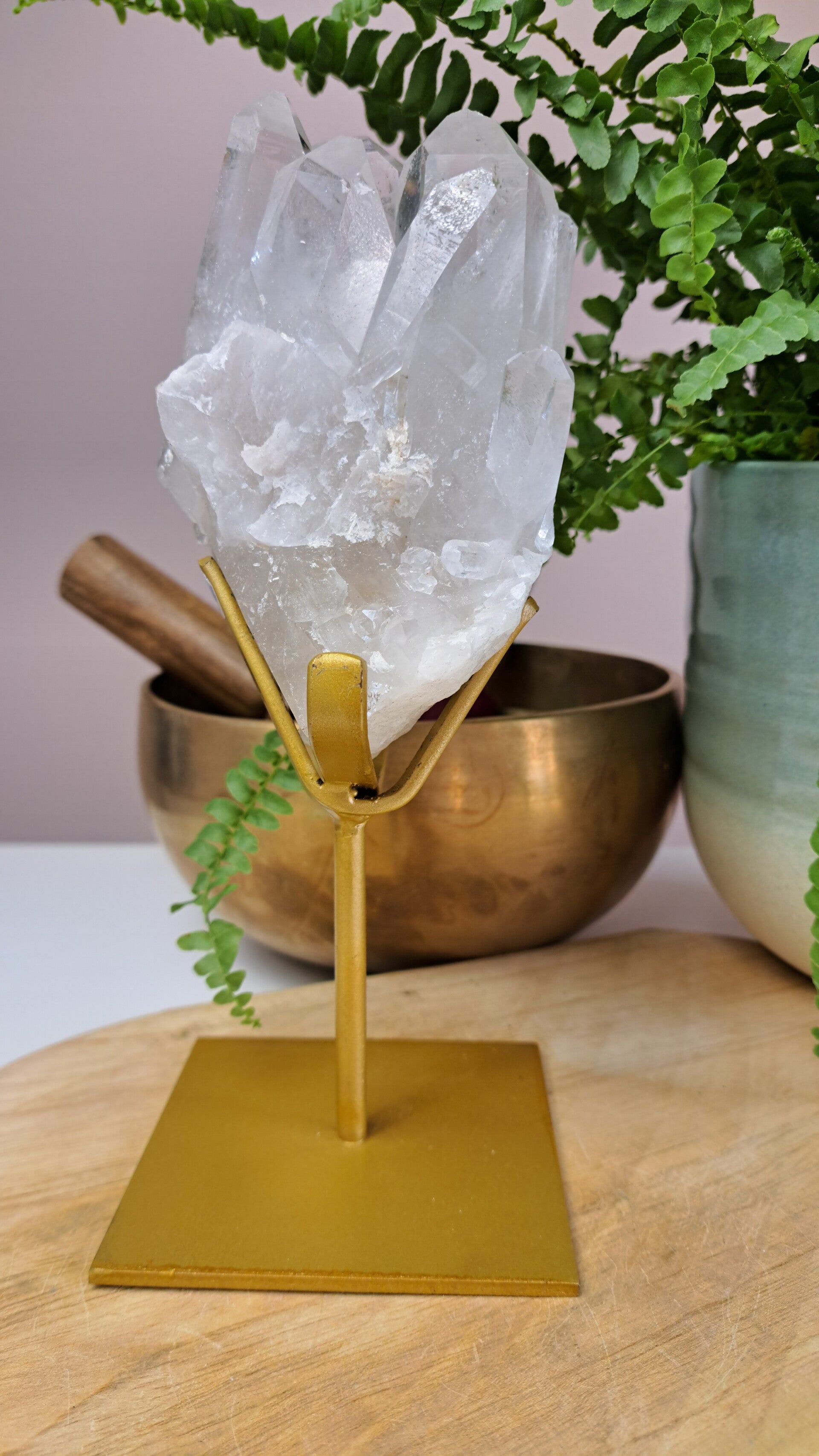 Bergkristal cluster op standaard nr. 03