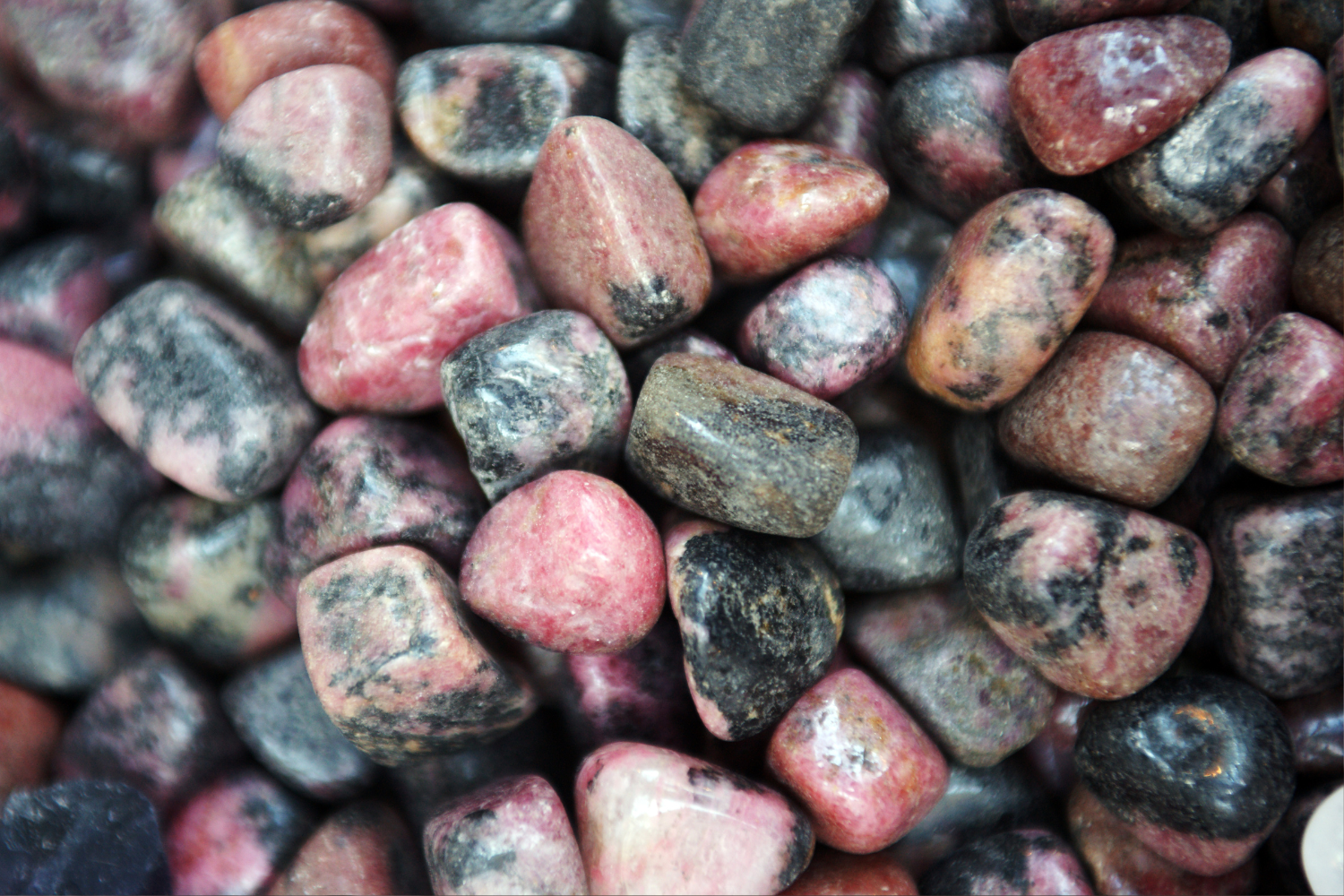Rhodoniet roze grijs australie madagaskar