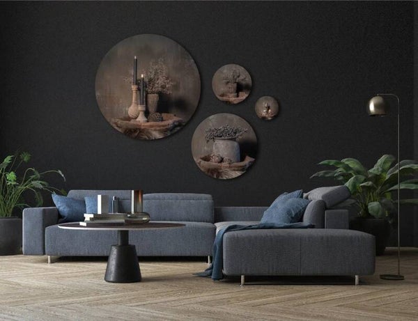 Set kandelaars en pot met dadeltakken