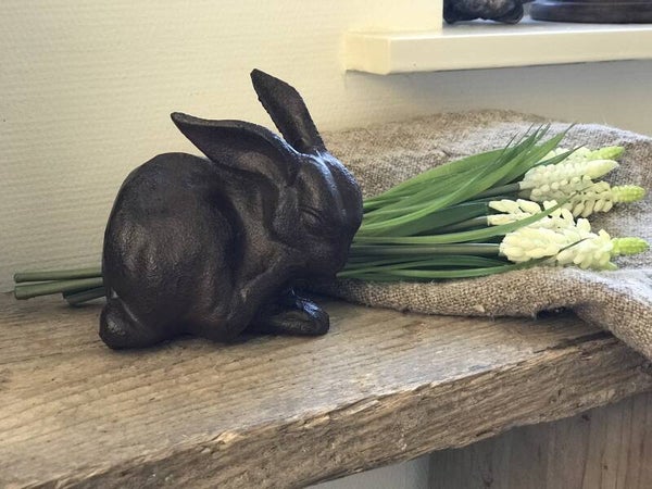 Gietijzer zittend konijn