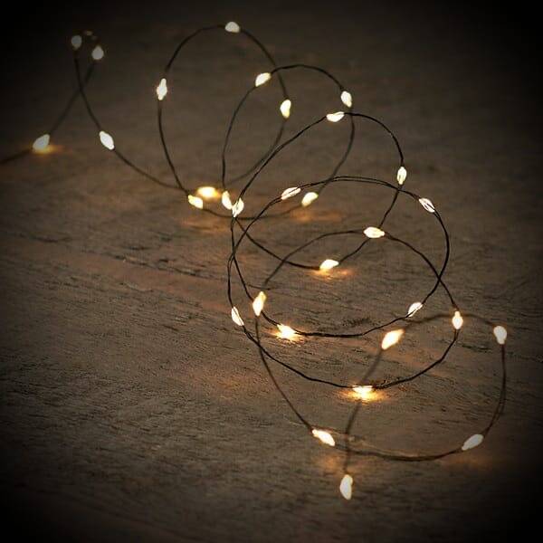 Led verlichting met zwarte draad